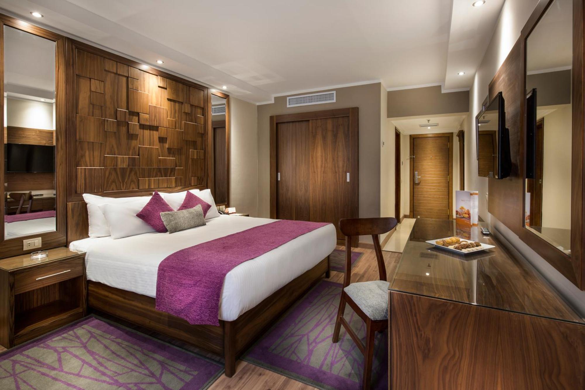 Pyramisa Downtown Residence Hotel Cairo Giza Exterior photo