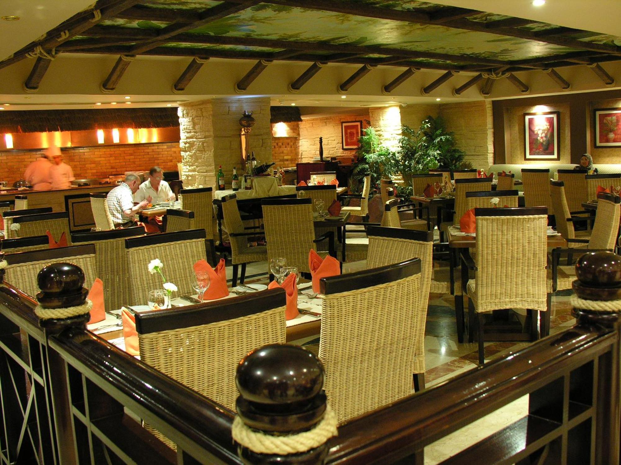 Pyramisa Downtown Residence Hotel Cairo Giza Exterior photo